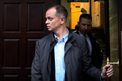 Обвиняемый в разглашении тайны следствия адвокат Иван Павлов уехал из РФ