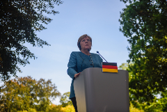 Меркель поддержала "Северный поток 2", отметив необходимость соблюдения интересов Киева
