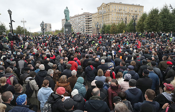Полиция насчитала около 400 человек на акции КПРФ в Москве