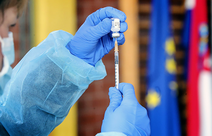 Россиянам начали предлагать вакцинные туры в Хорватию