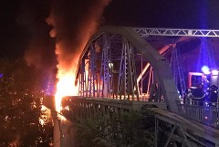 Пожар в Риме повредил старинный мост через Тибр