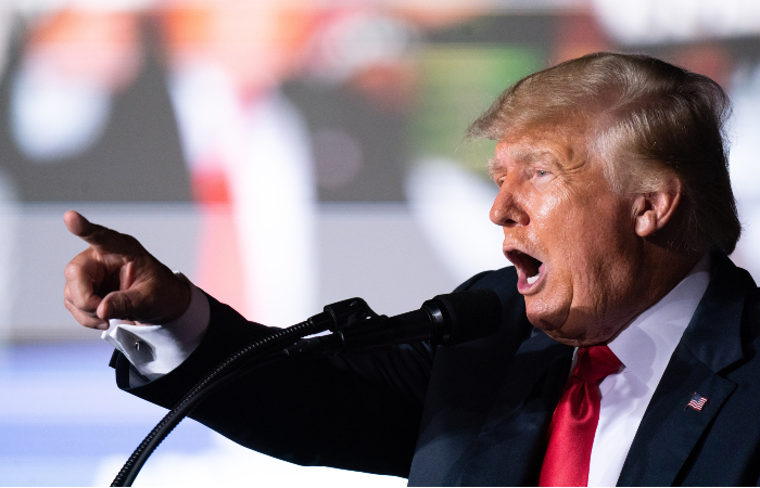 Трамп попросил федерального судью принудить Twitter восстановить его аккаунт