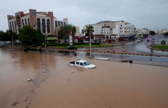 Жертвами обрушившегося на Оман и Иран шторма стали девять человек