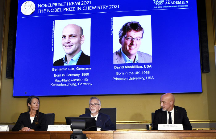 Нобелевскую премию по химии присудили за развитие асимметрического органокатализа
