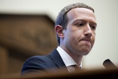 Цукерберг потерял $7 млрд на фоне сбоев в работе сервисов Facebook