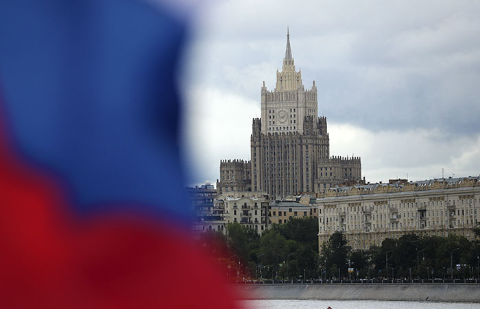 РФ ответит на высылку дипломатов из постпредства при НАТО