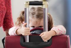 В России изменился порядок вывоза детей за границу одним из родителей