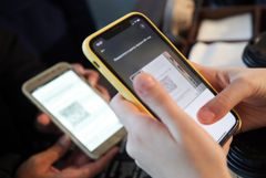 В театрах Москвы заявили об отсутствии планов по введению системы QR-кодов