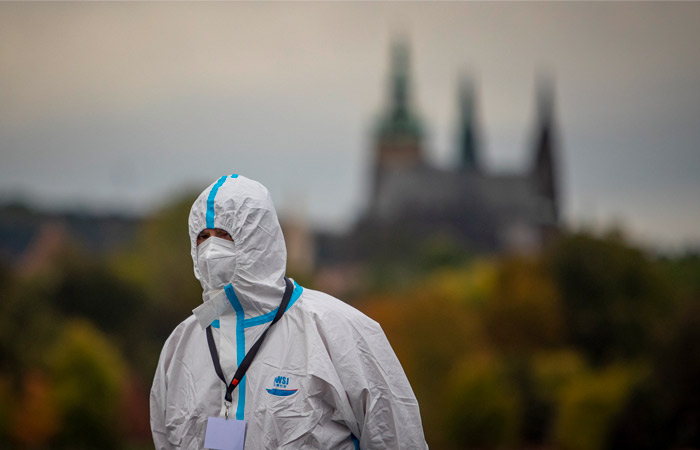 В Чехии впервые с апреля выявили более 3 тыс. случаев COVID-19 за сутки
