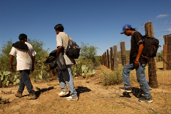 Более двух тысяч мигрантов в Мексике вышли в сторону границы с США