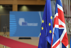 Великобритания и ЕС во вторник продолжат обсуждать статус Северной Ирландии после Brexit