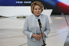 Матвиенко предложила передать безнравственные шоу "специальным телеканалам"