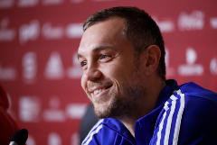 Черчесов поздравил Дзюбу с историческим голом в чемпионатах России