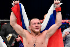 Россиянин Петр Ян стал временным чемпионом UFC