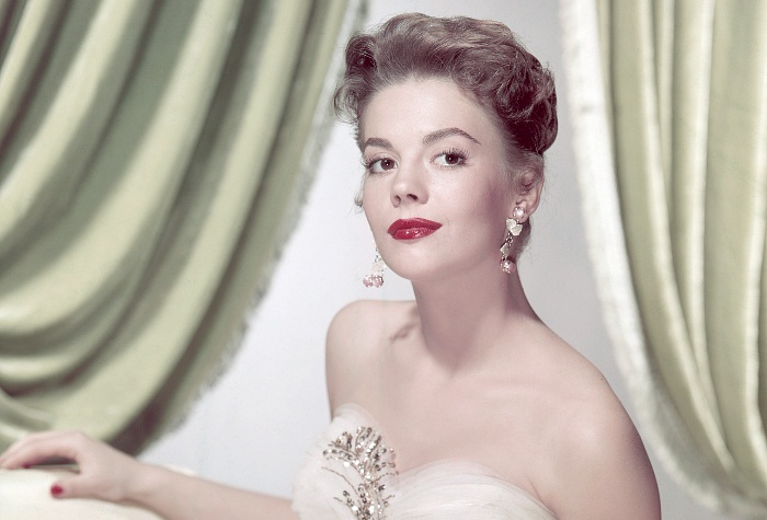 Актриса Лана Вуд обвинила Кирка Дугласа в изнасиловании ее сестры Натали