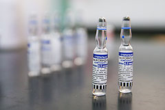 Мурашко заявил, что экспертиза "Спутника V" для подростков подходит к концу