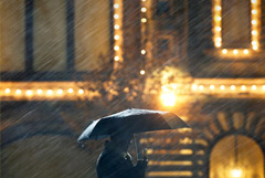 МЧС предупредило о мокром снеге и гололеде в Москве в ночь на вторник