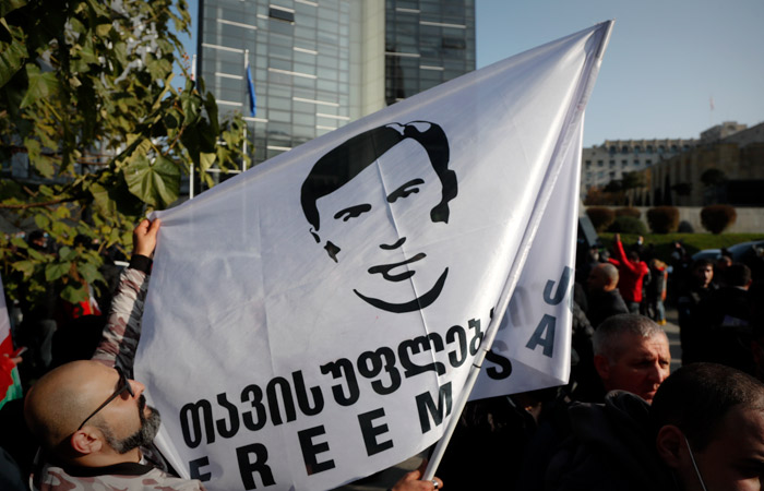 Адвокат сообщил, что Саакашвили начнут судить 10 ноября