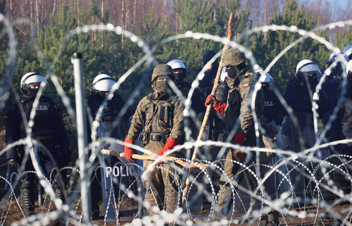 Польша задержала россиянина за пособничество нелегалам на границе с Белоруссией