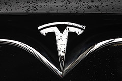 Илон Маск на этой неделе продал акции Tesla на $5 млрд