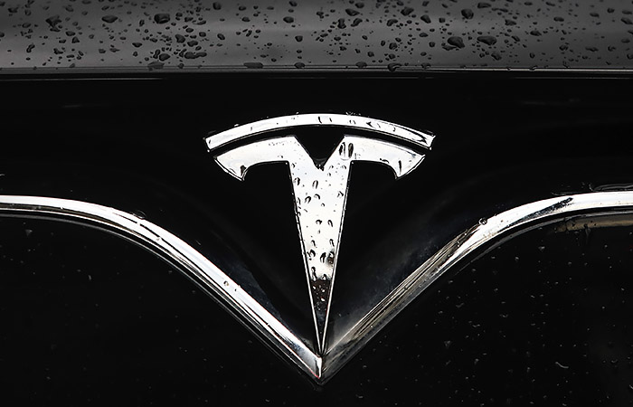 Илон Маск на этой неделе продал акции Tesla на $5 млрд