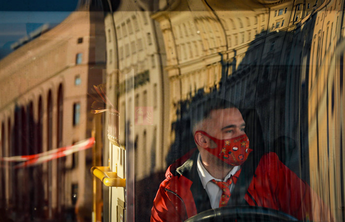 Оперштаб сообщил о проработке законопроектов о QR-кодах на транспорте и в кафе