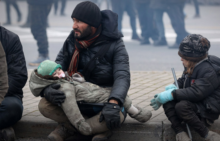 Лукашенко поручил разместить мигрантов в логистическом центре