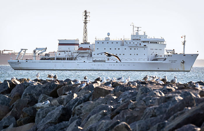 Ученые с задержанного в Дании "Академика Иоффе" возвращаются в Россию