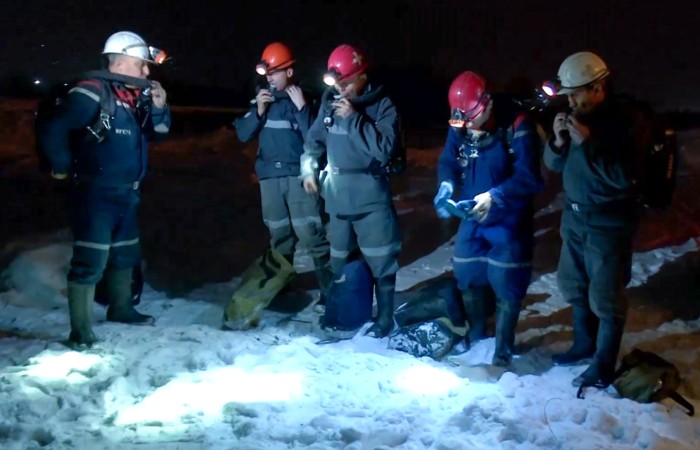 Поисковую операцию на "Листвяжной" снова приостановили из-за газа в шахте