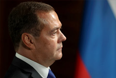 Медведев призвал не допустить появления в РФ этнических анклавов мигрантов