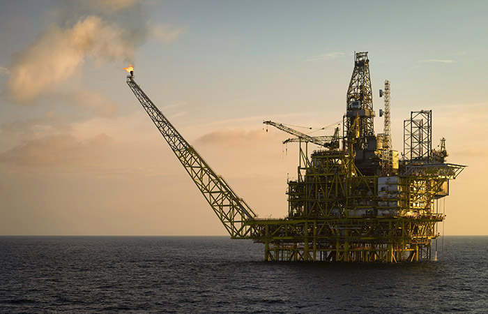 Нефть подорожала более чем на 4%