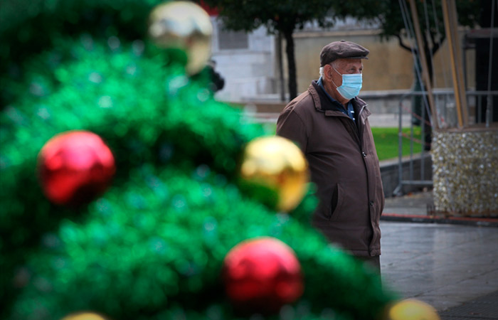 Не привившихся от COVID греков старше 60 лет будут штрафовать на 100 евро в месяц