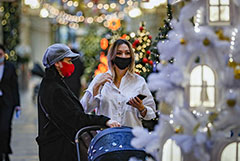 Оборот розничной торговли РФ в октябре вырос на 4,1%