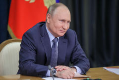 Путин поздравил россиян с Днем Героев Отечества