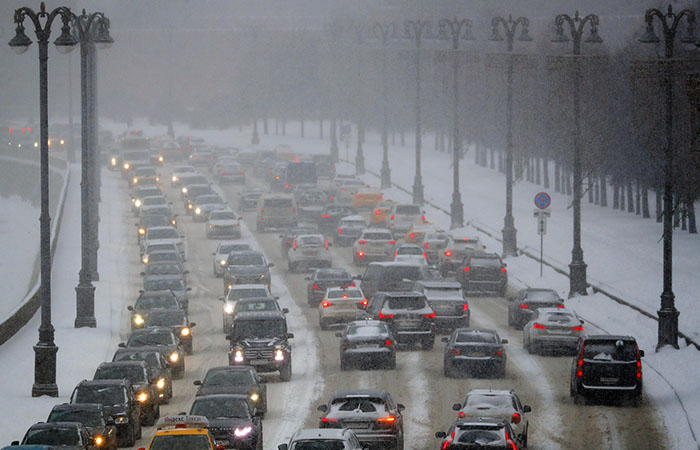 Москва с утра встала в 7-балльных пробках