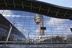 Самолет опрокинул машину противообледенительной обработки в "Шереметьево"