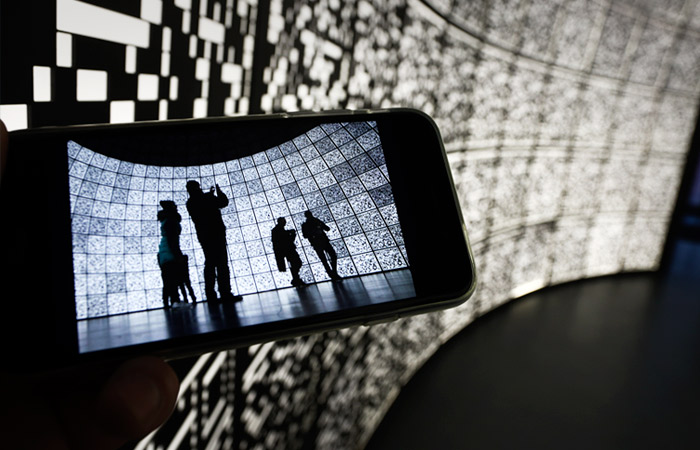 Президент РФ поручил доработать законопроект о QR-кодах в общественных местах