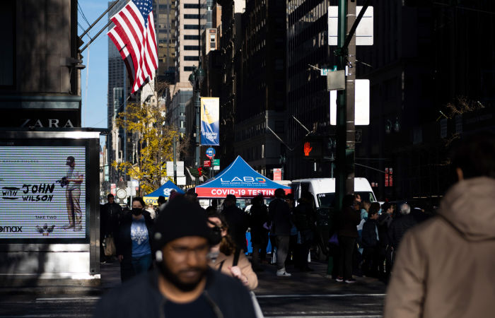 Вариант COVID-19 "омикрон" стал преобладающим в США