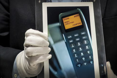 Первое в истории SMS-сообщение ушло с молотка во Франции за 107 тыс. евро