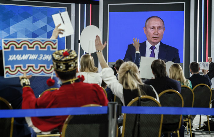 Путин счел, что СССР развалили внутренние силы, обслуживающие чужие интересы