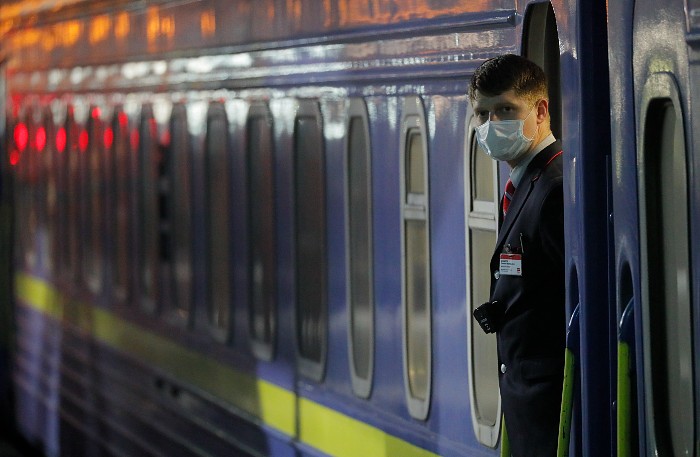 Песков сообщил о скрытых проблемах законопроекта о QR-кодах на транспорте