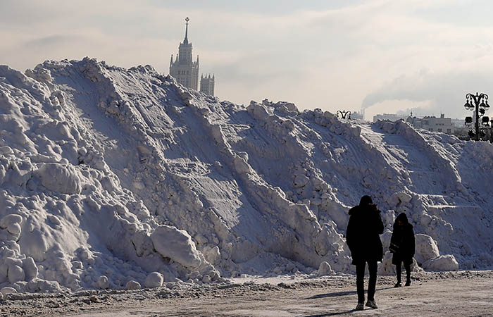 Москвичей предупредили о метели и гололеде вечером в пятницу