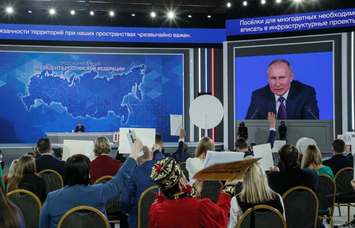 Песков объяснил отсутствие на пресс-конференции Путина "Новой газеты"