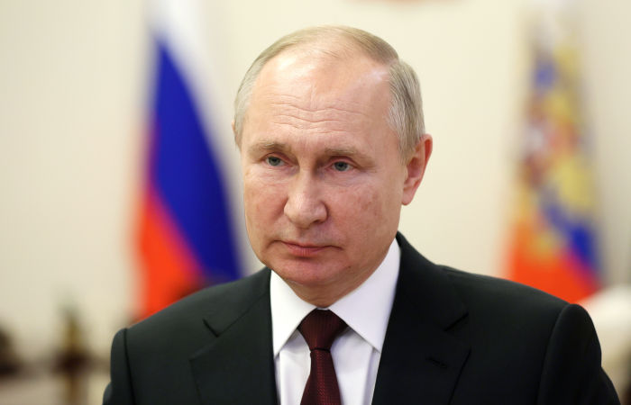 Путин поздравил спасателей с профессиональным праздником