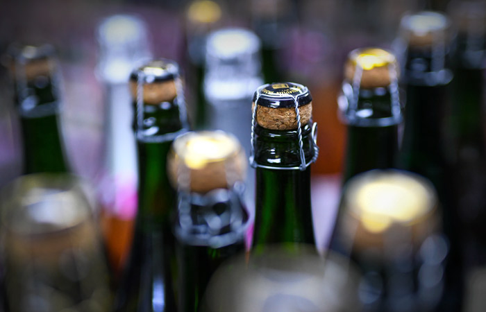 Теневые" онлайн-продажи алкоголя в РФ выросли до 2,75 млрд руб.