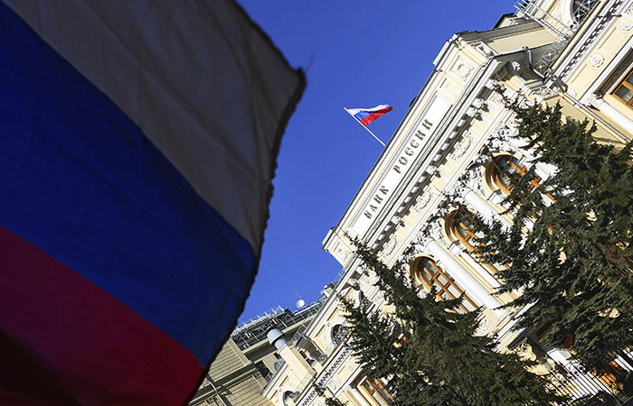 Банки РФ увеличили чистую прибыль почти на 50% по итогам 2021 года