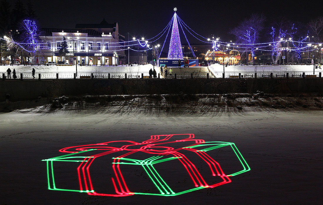 Лазерное шоу на реке Омь в Омске
