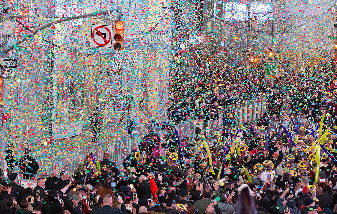 Встреча Нового года на Таймс-сквер в Нью-Йорке (США)