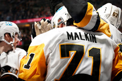Малкин забросил две шайбы в первом после возвращения матче в НХЛ