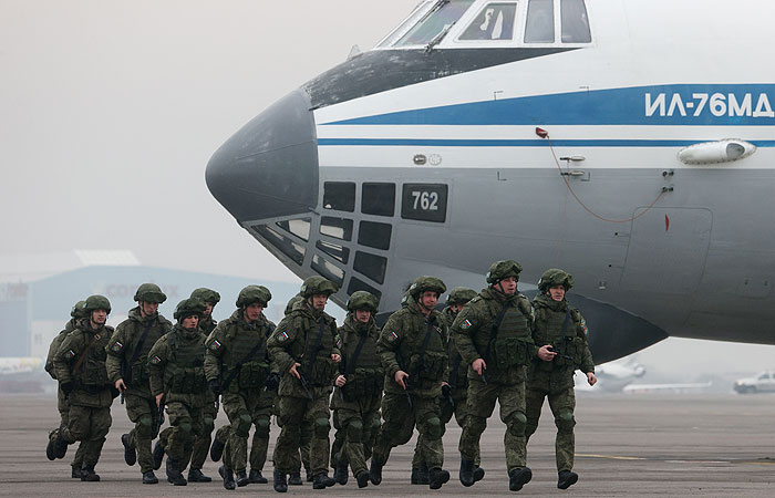Минобороны РФ сообщило о возвращении восьми самолетов с миротворцами из Казахстана